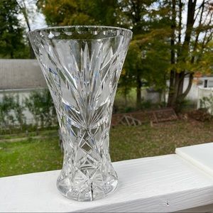 Vintage Heavy Lead Crystal 10 1/4in Tapered Vase‎ Deep Diamond Cut Scalloped Rim